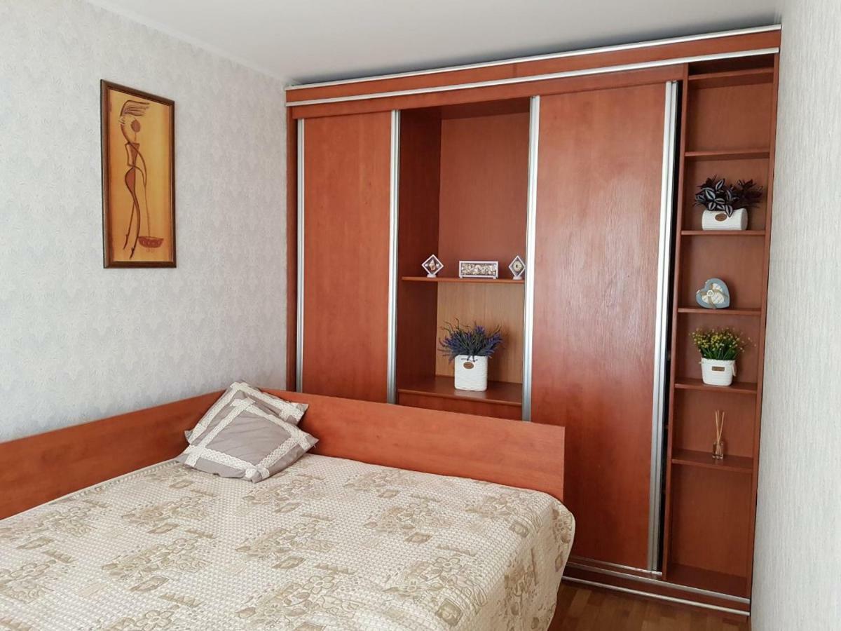 Two-Room Central Apartments Odessa Buitenkant foto